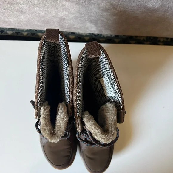 Columbia Women’s Dark Brown Snow Boots - Picture 8 of 8